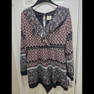 Wild Blue Sadie Robertson Black Red Bohemian Patterned Romper Women's Size Large